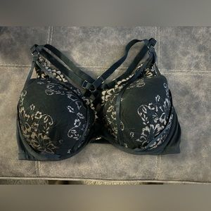 Strappy black front clasp 44DD bra